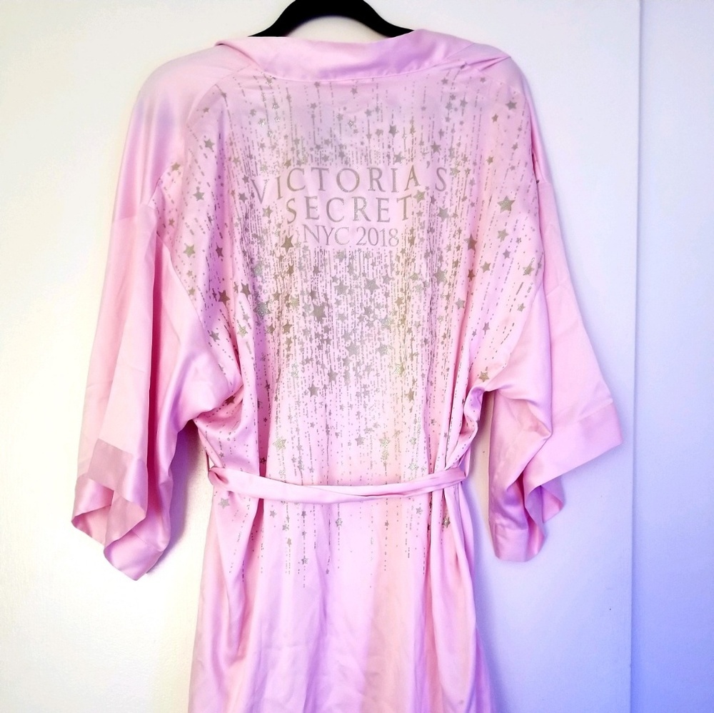 2018 Victoria Secret Fashion Show Robe